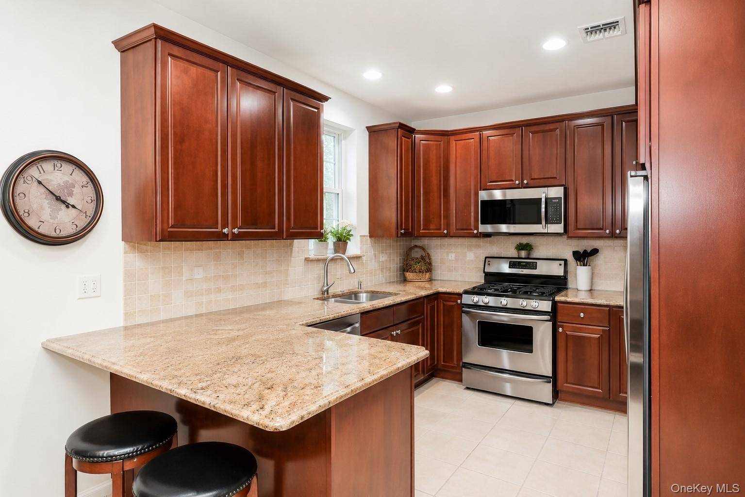 643 Verona DR, Melville, NY 11747