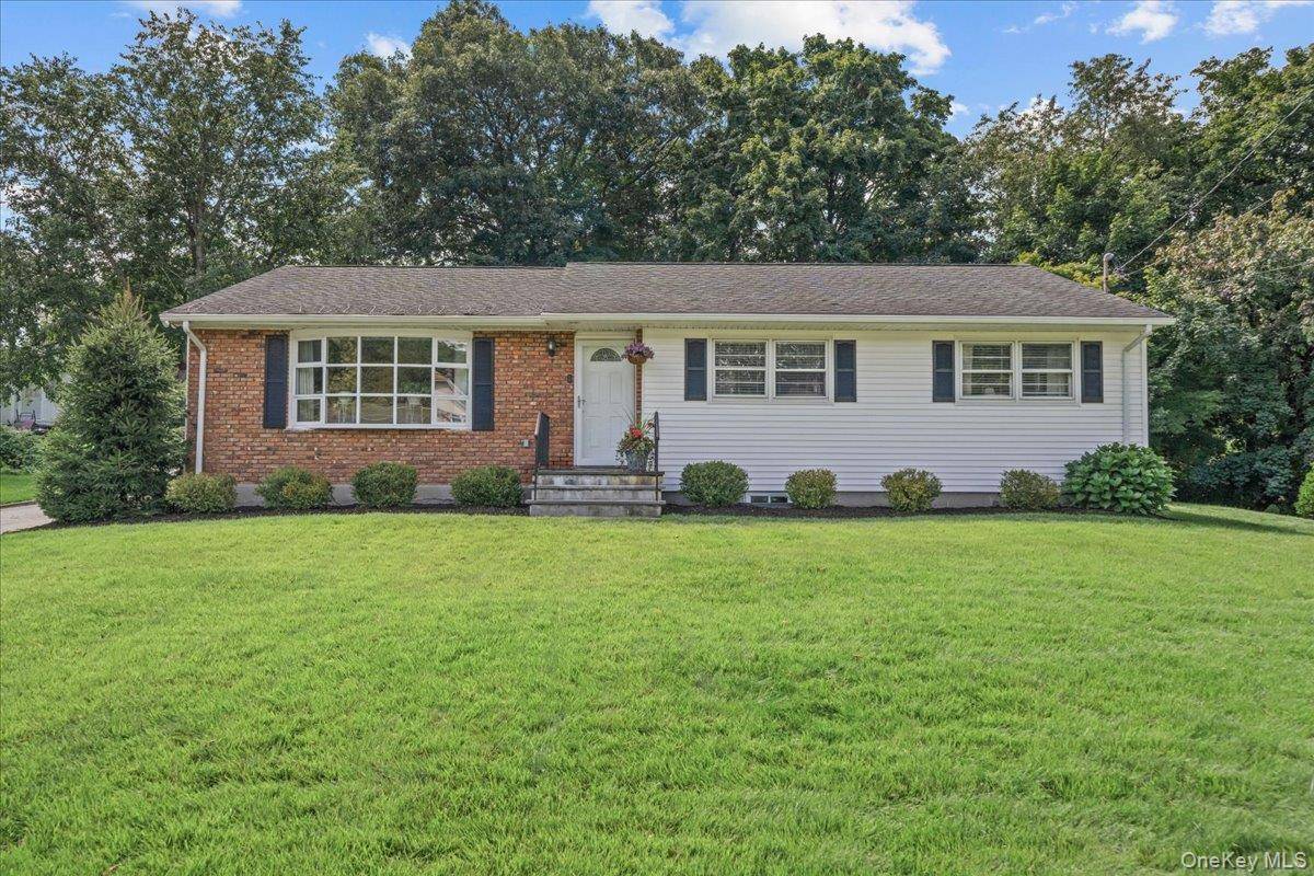 15 Robinson AVE, Bedford Hills, NY 10507