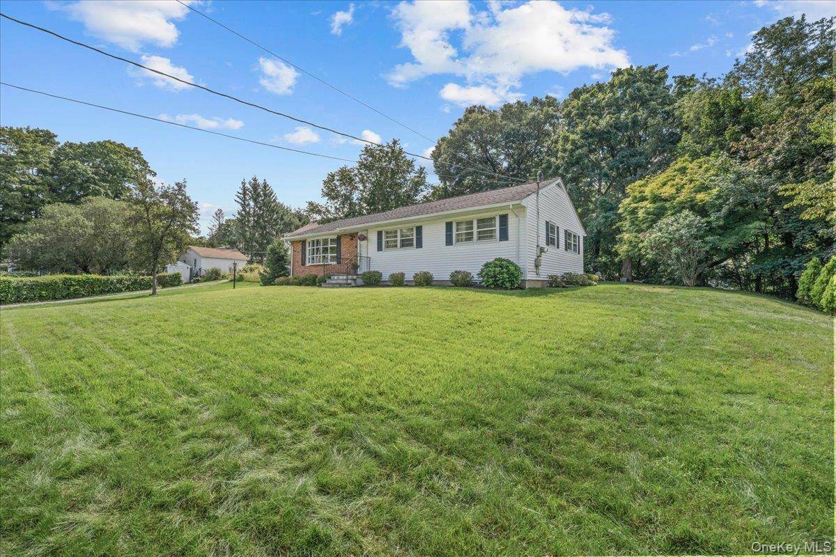 15 Robinson AVE, Bedford Hills, NY 10507