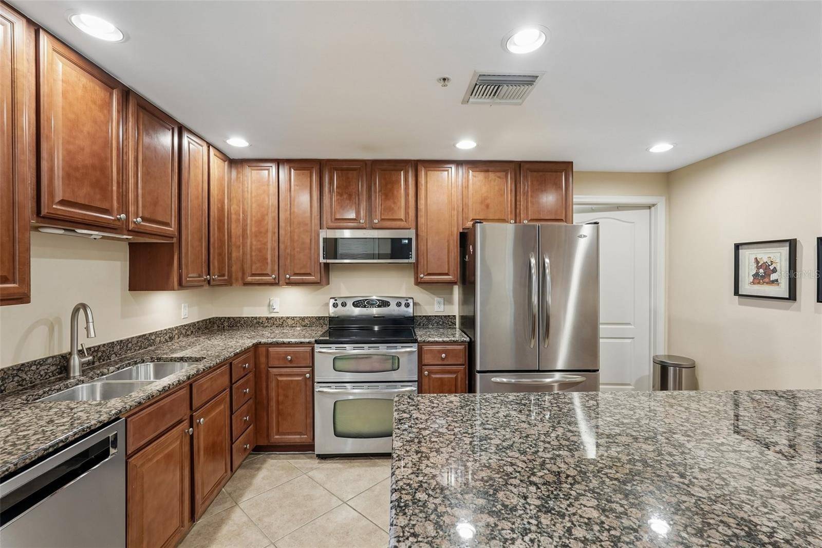 808 3RD AVE W #809, Bradenton, FL 34205