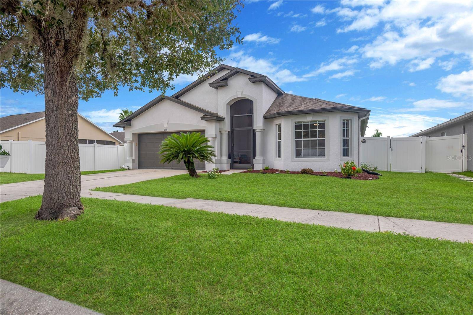 31319 GOLDEN GATE DR, Wesley Chapel, FL 33545