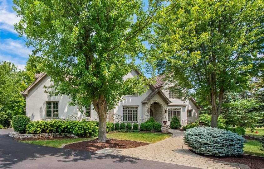 6918 Inverway DR, Lakewood, IL 60014