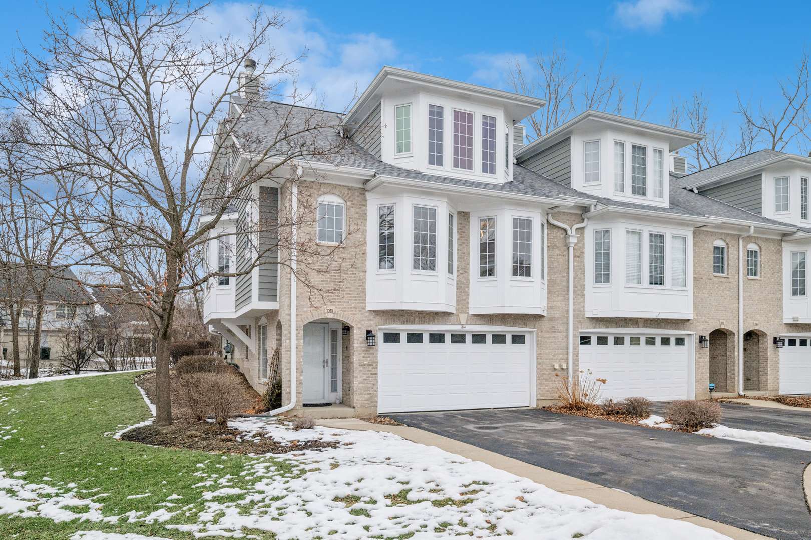 1053 N Glenview CT, Palatine, IL 60067