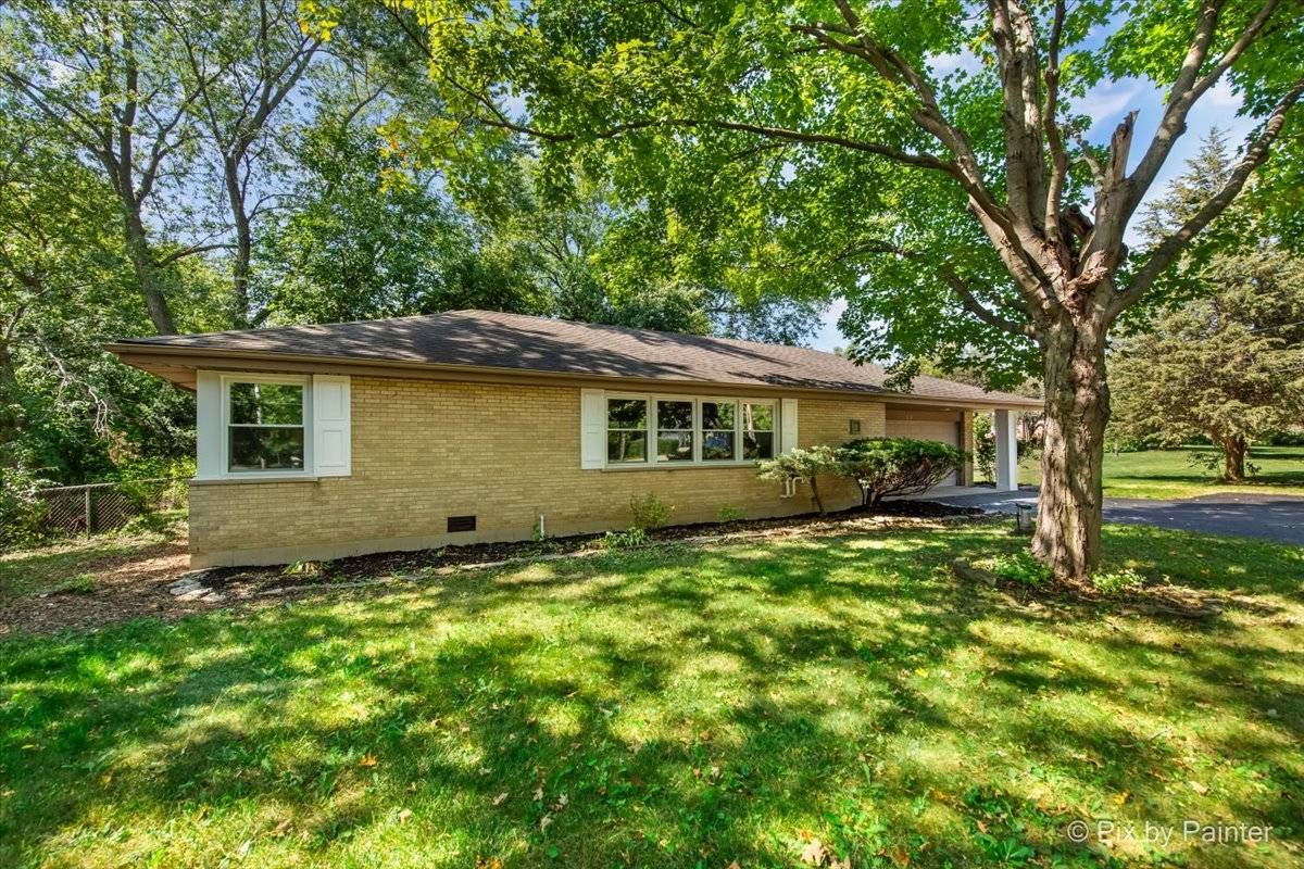 70 Ela RD, Inverness, IL 60067