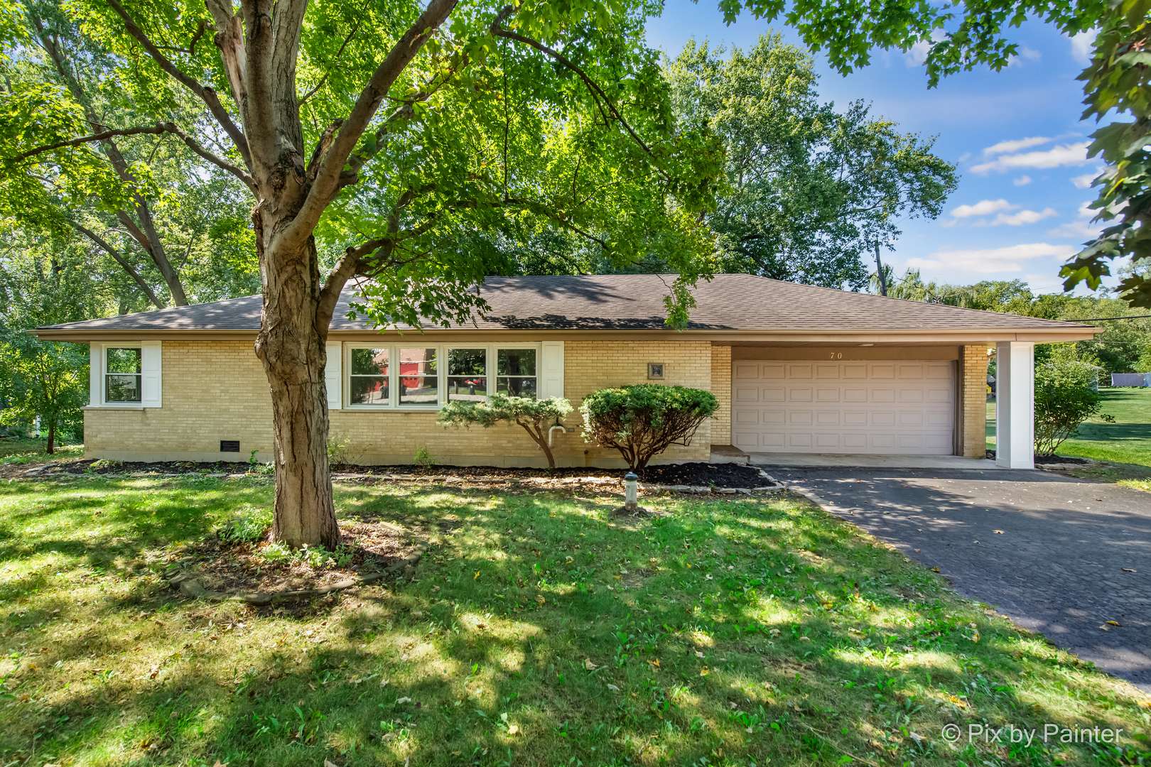 70 Ela RD, Inverness, IL 60067