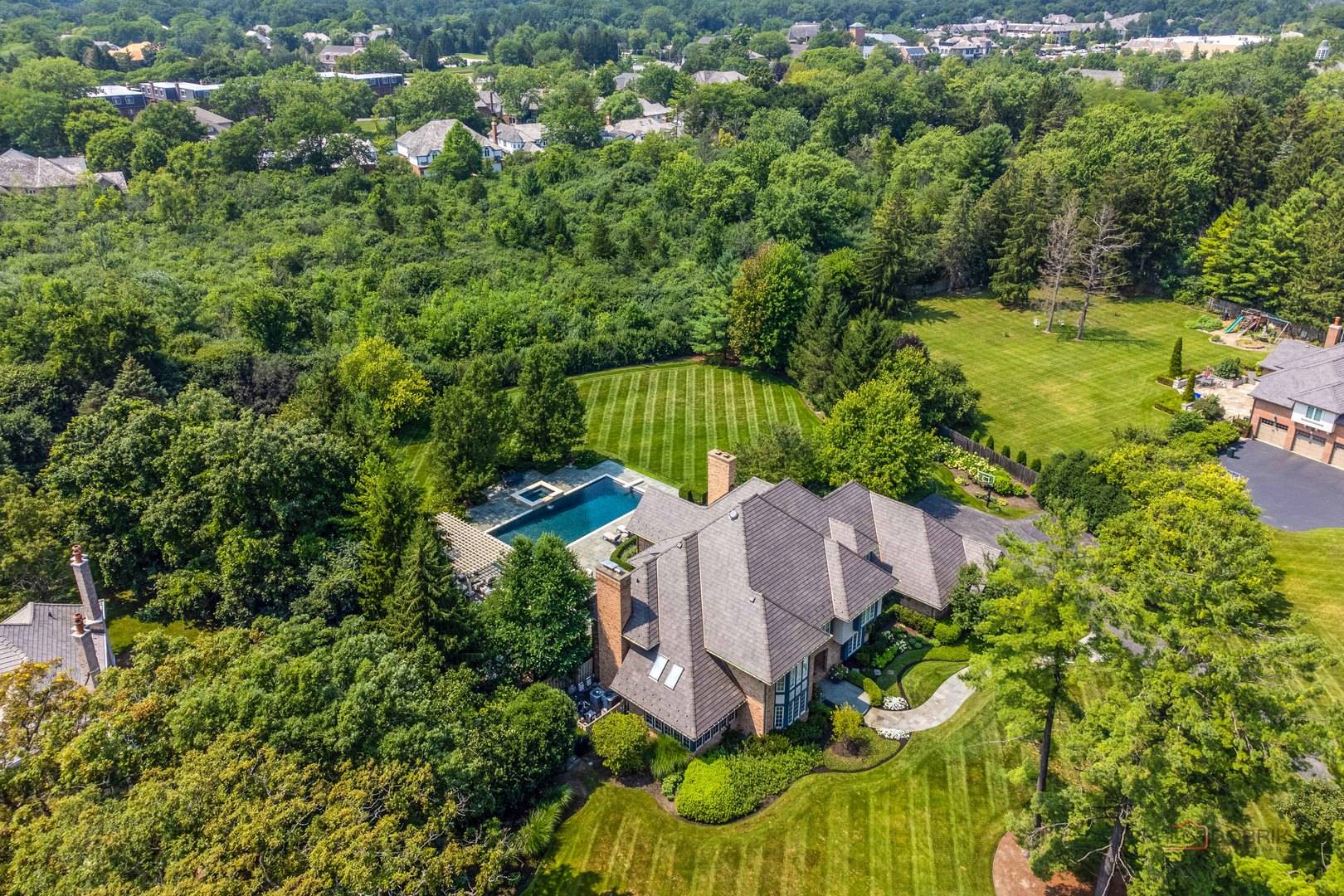 1090 Evergreen DR, Lake Forest, IL 60045