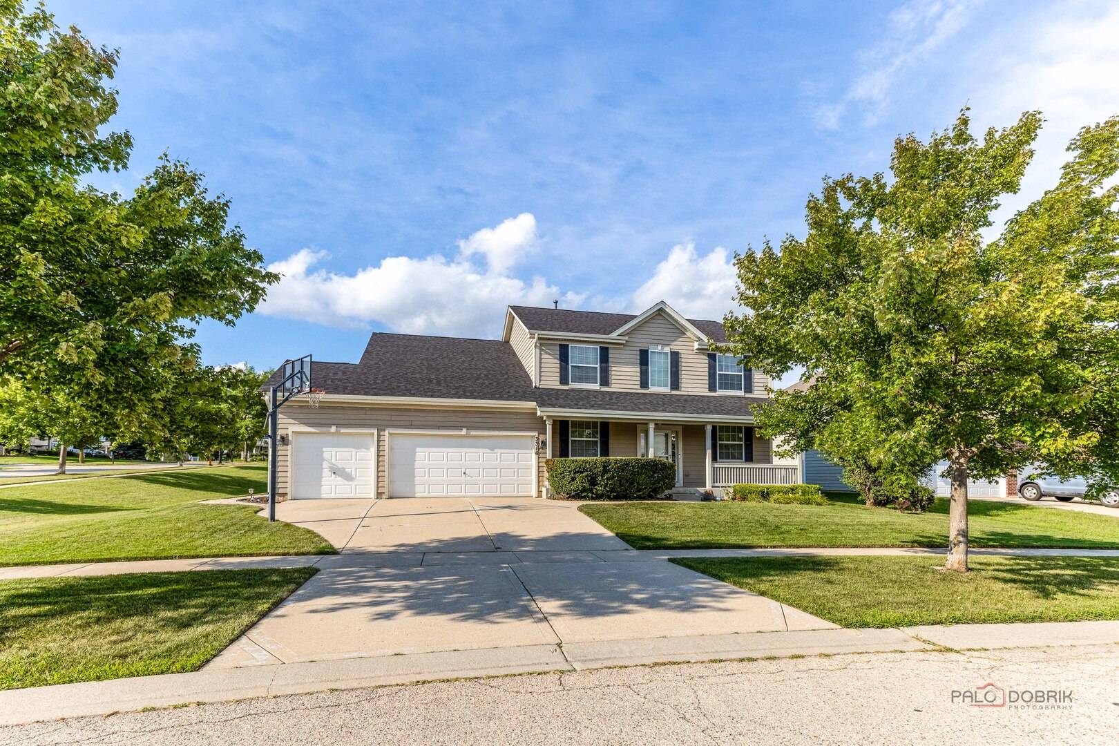 3316 Highwood CT, Elgin, IL 60124