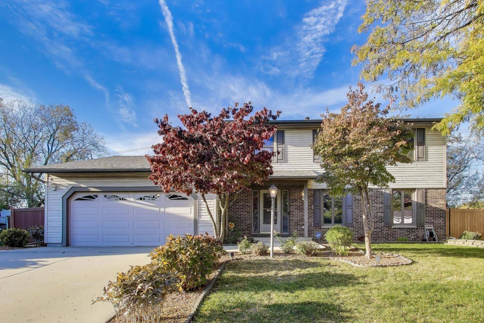 932 Kentucky LN, Elk Grove Village, IL 60007