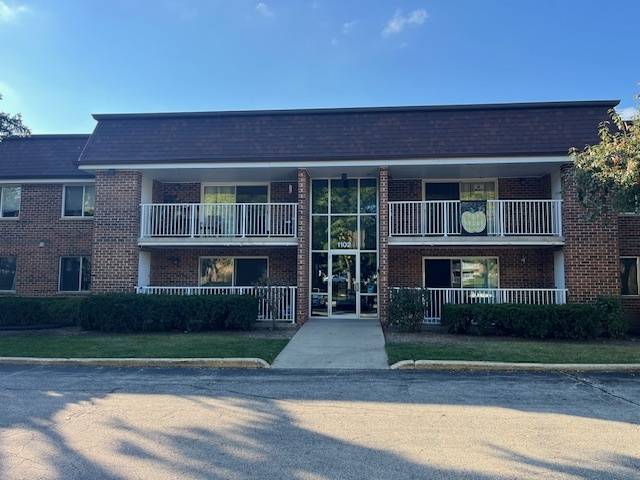 1102 Westover LN #1-C, Schaumburg, IL 60193