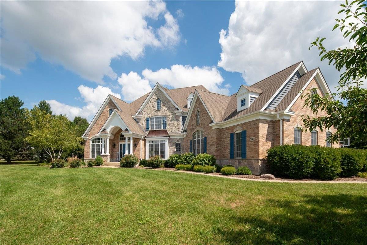 28413 W Harvest Glen CIR, Cary, IL 60013