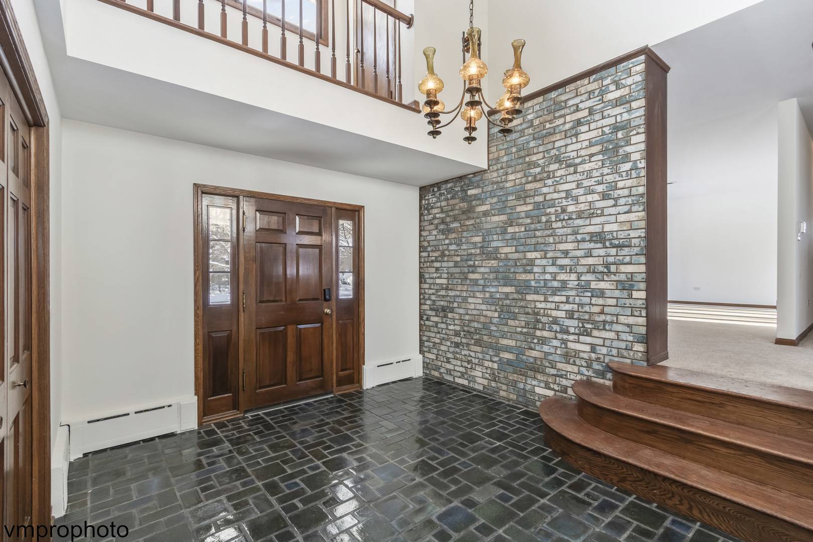 1414 W Vine ST, Arlington Heights, IL 60005