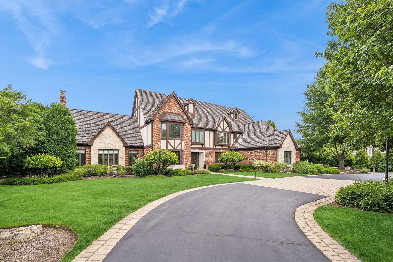 1400 Arbor LN, Lake Forest, IL 60045