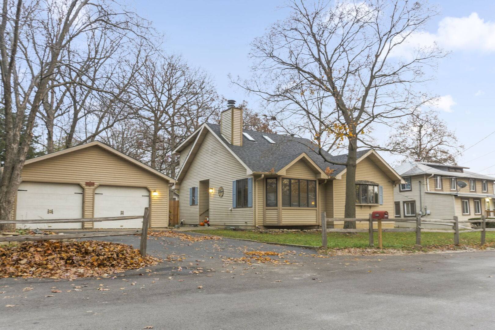 33805 N Oak ST, Grayslake, IL 60030