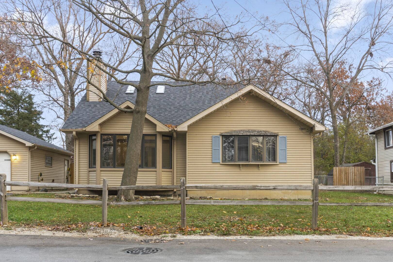 33805 N Oak ST, Grayslake, IL 60030