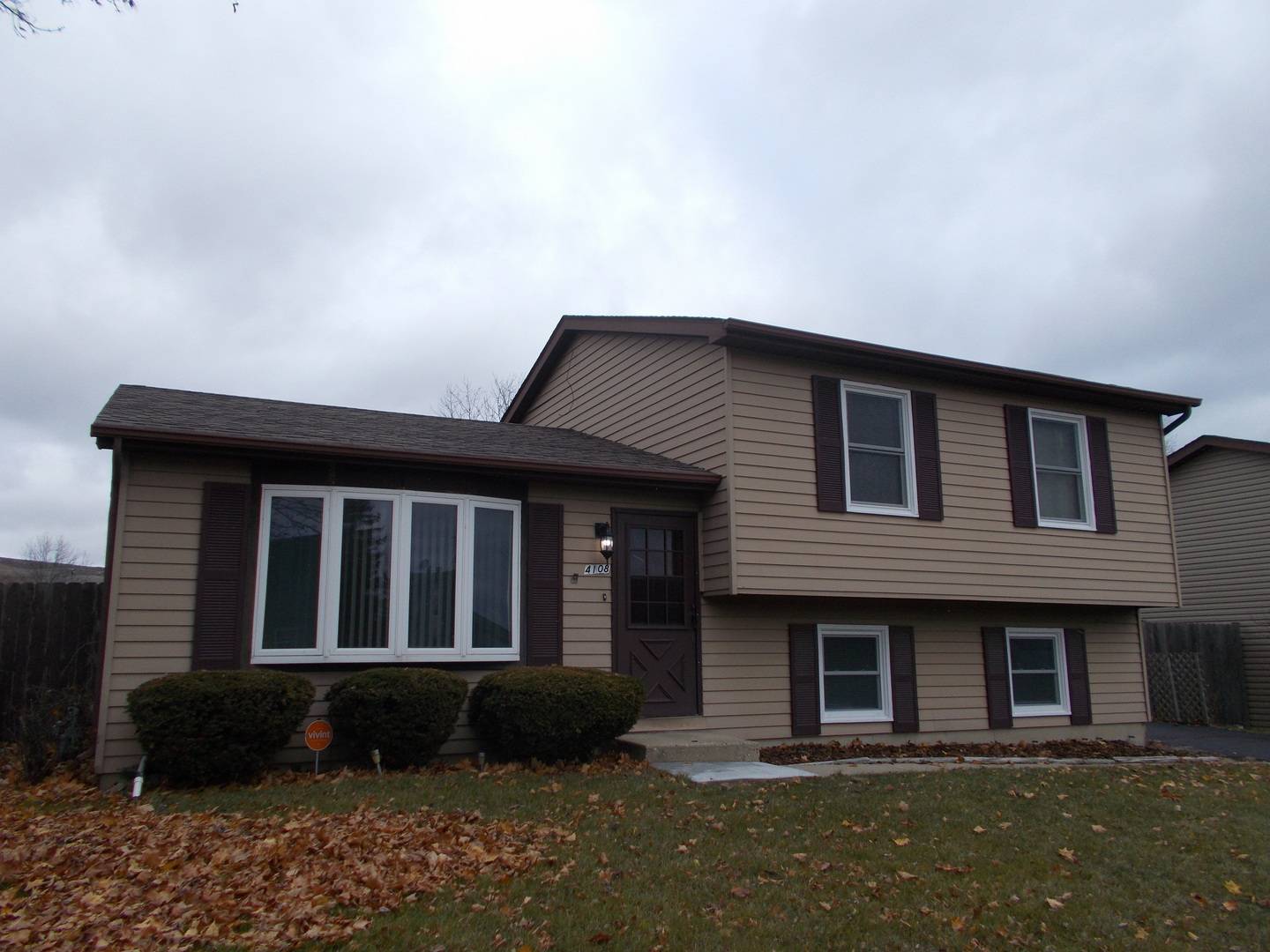 4108 Douglas DR, Zion, IL 60099