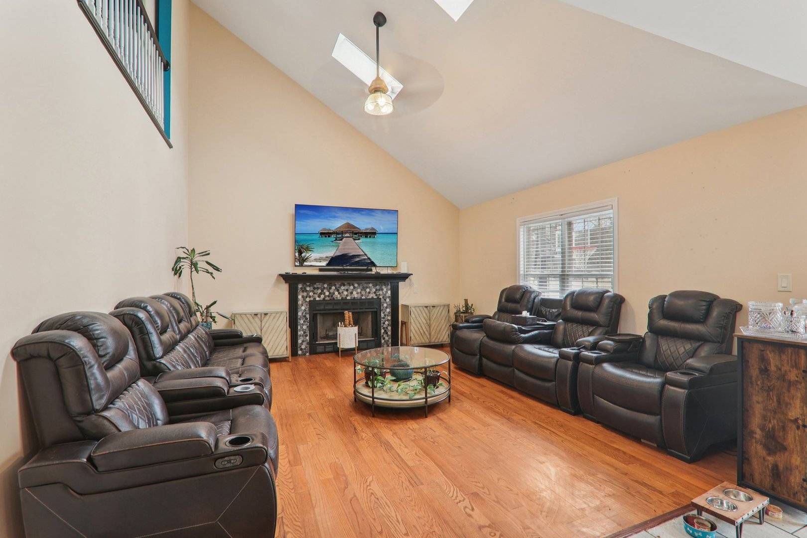 7 Exchange BLVD, Glendale Heights, IL 60139