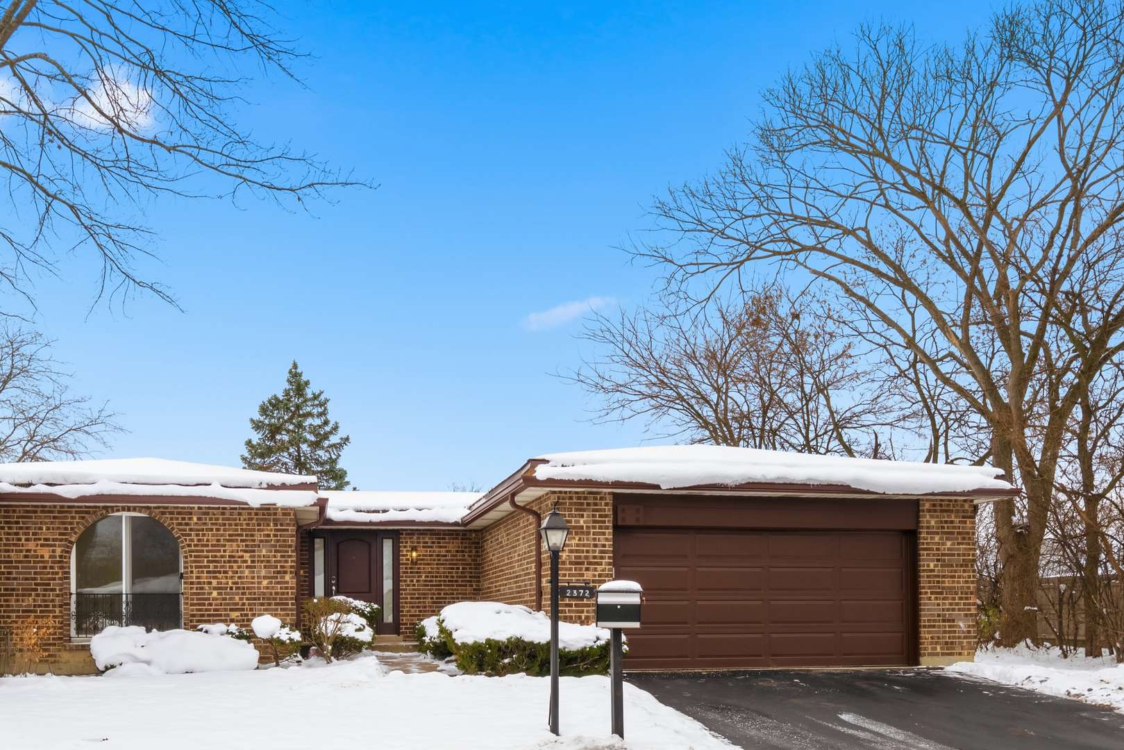 2372 Salceda DR, Northbrook, IL 60062