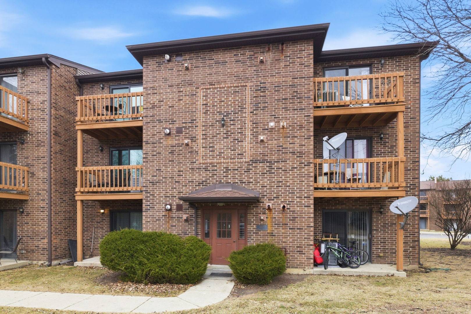 2238 Abbeywood DR #F, Lisle, IL 60532