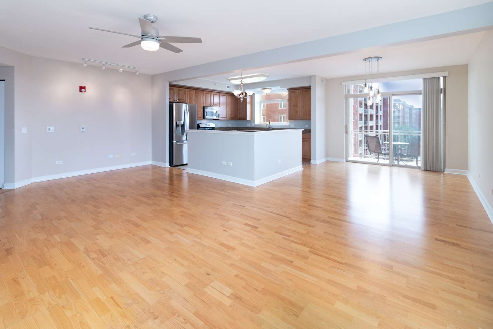 8440 Callie AVE #C405, Morton Grove, IL 60053