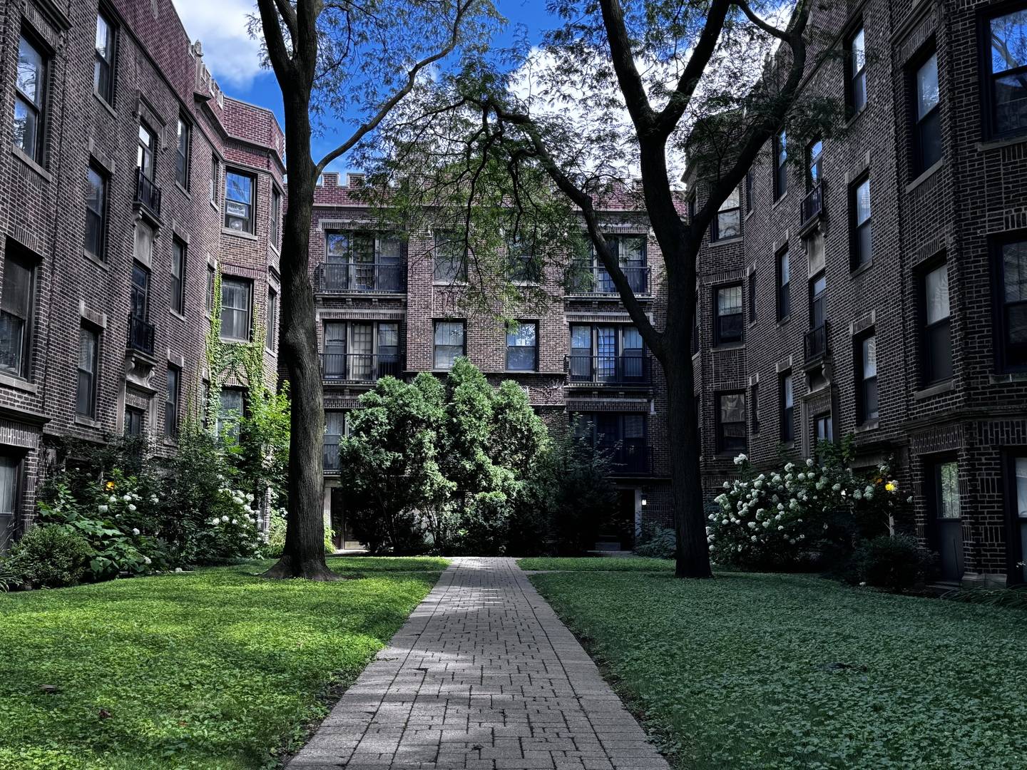 6249 N Sheridan RD #5, Chicago, IL 60660