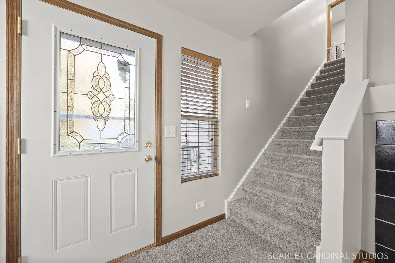34 Waterbury CIR, Oswego, IL 60543