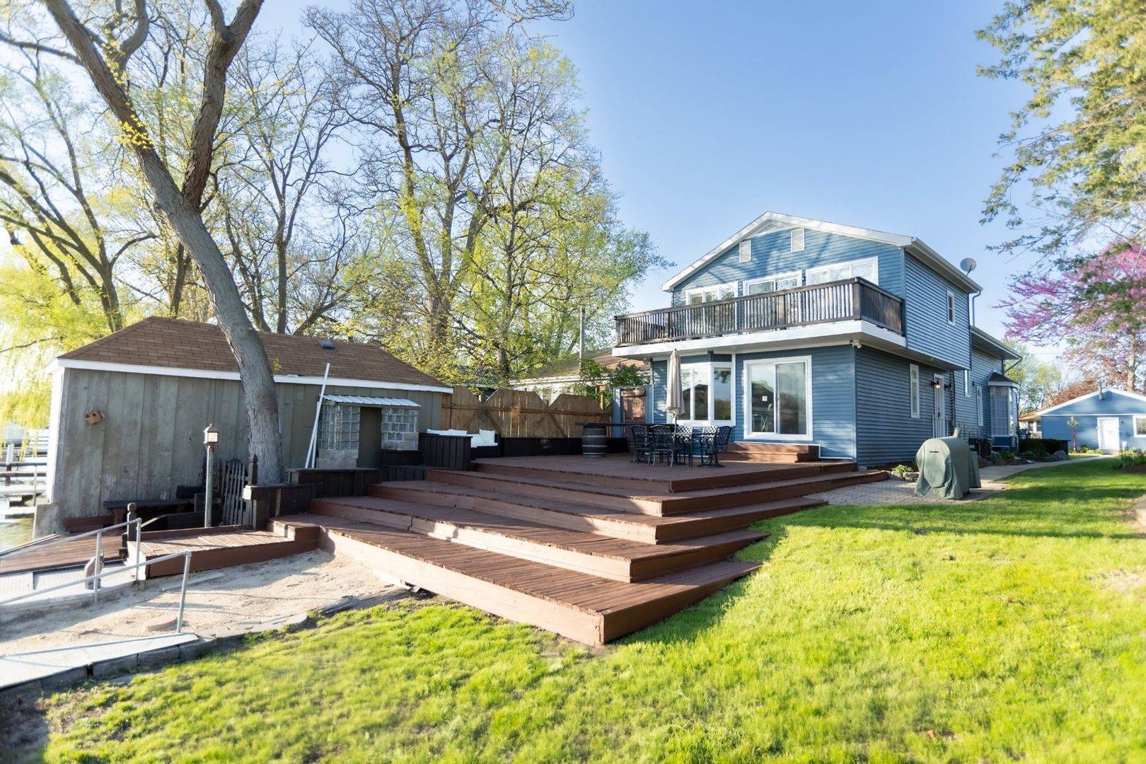 1015 N River RD, Mchenry, IL 60051
