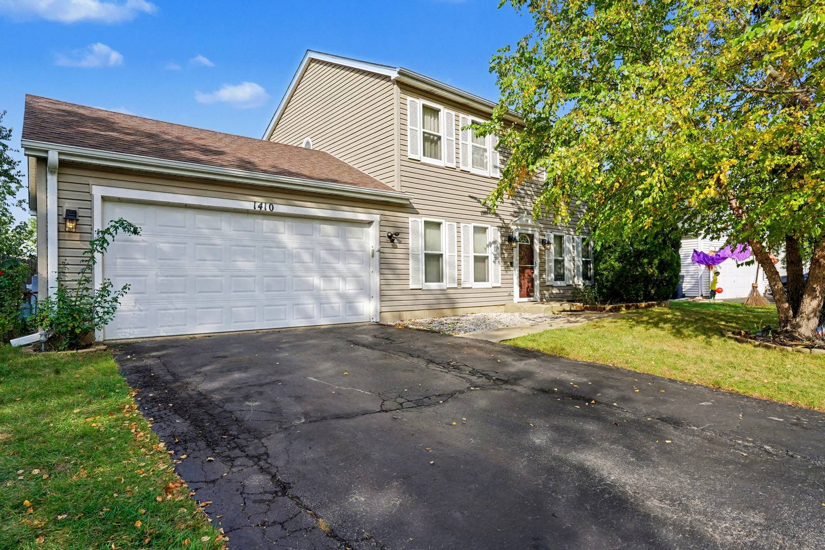 1410 Misthaven LN, Elgin, IL 60123