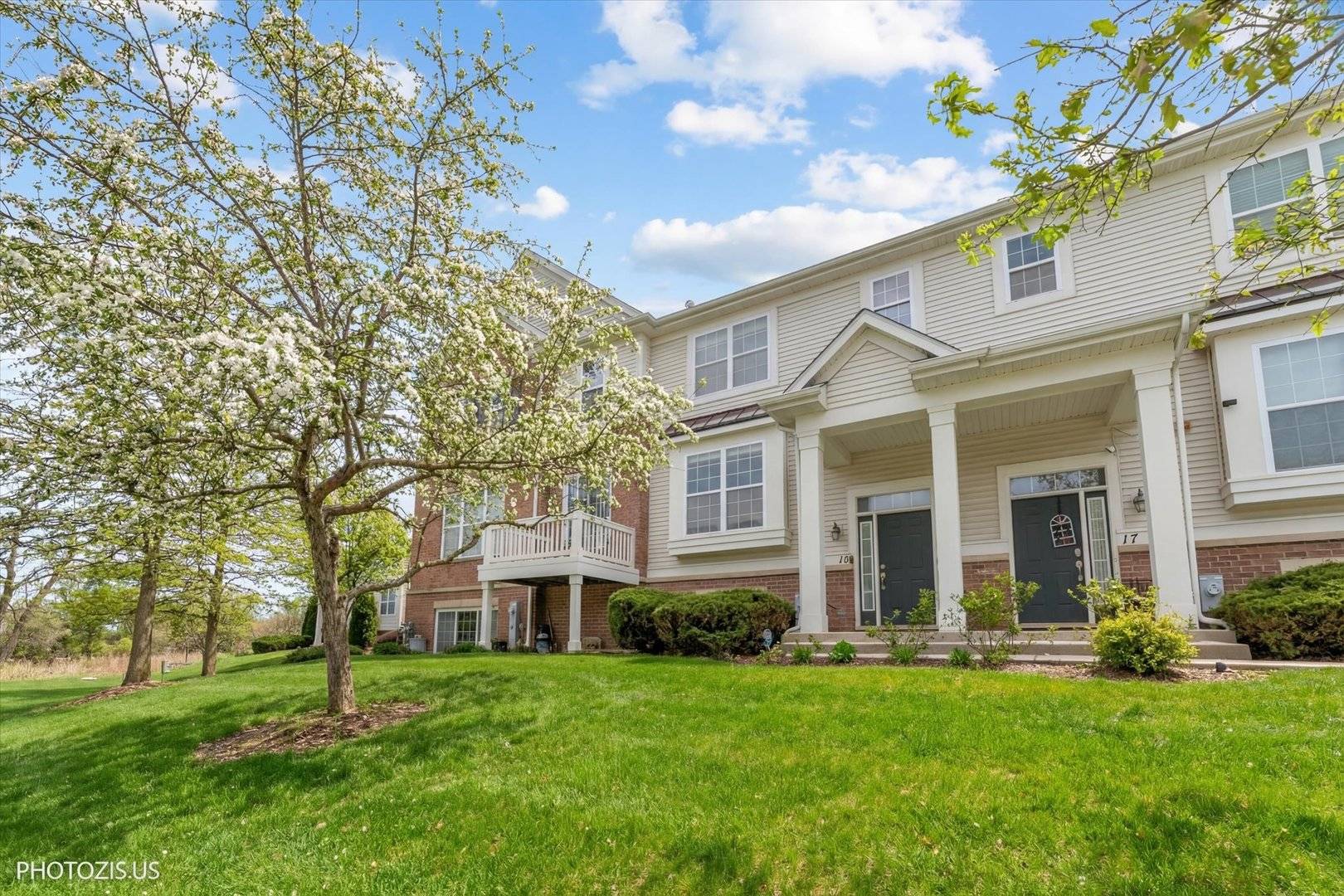 15 E WILLOW RD, Wheeling, IL 60090