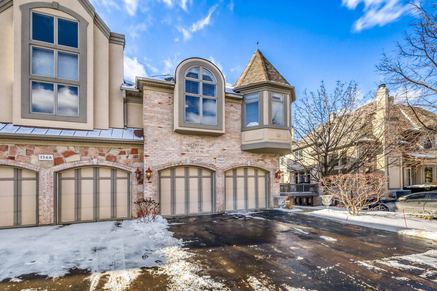 1562 S Paul Le Comte CT, Palatine, IL 60067