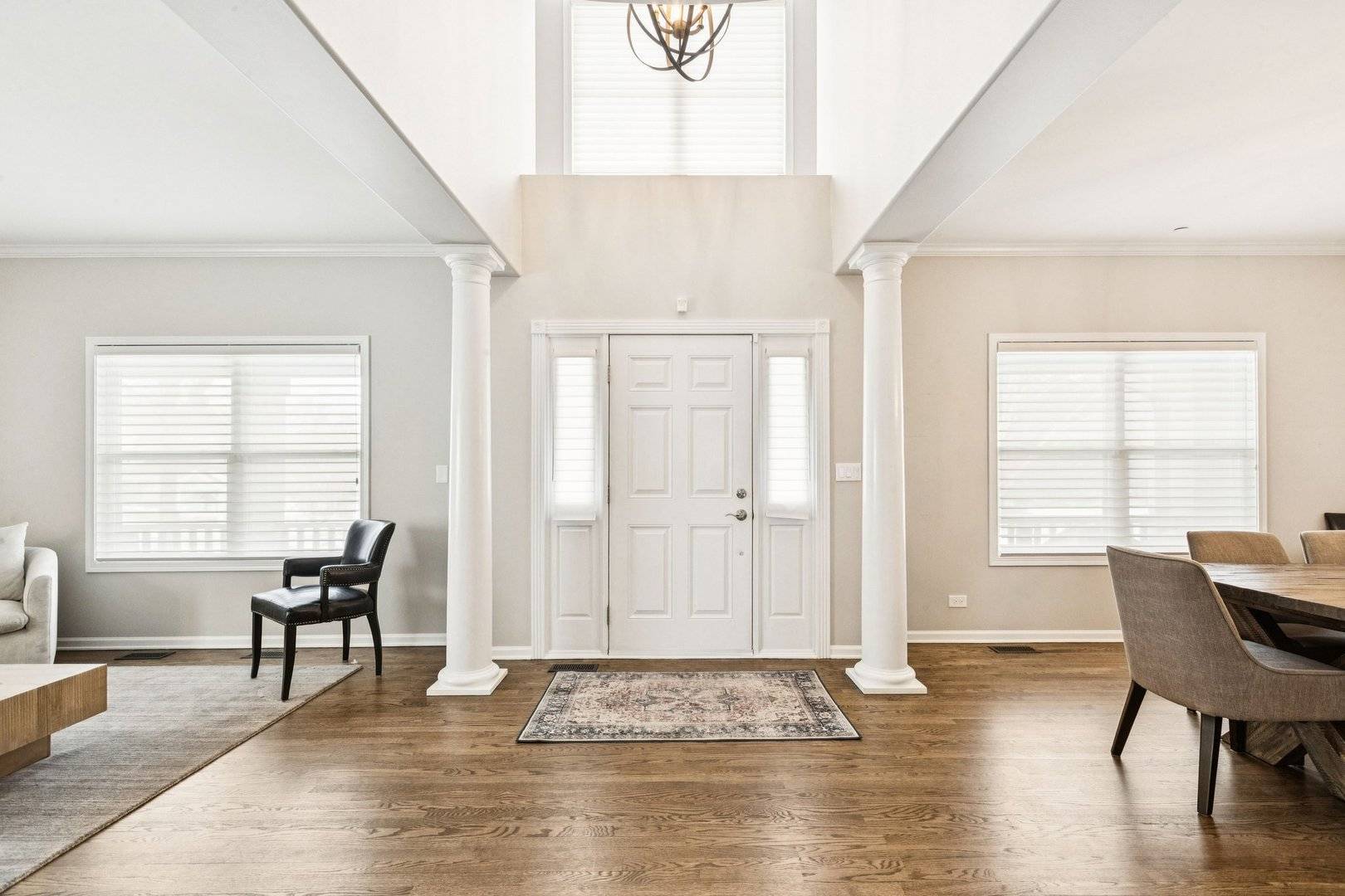 8017 Insignia CT, Long Grove, IL 60047
