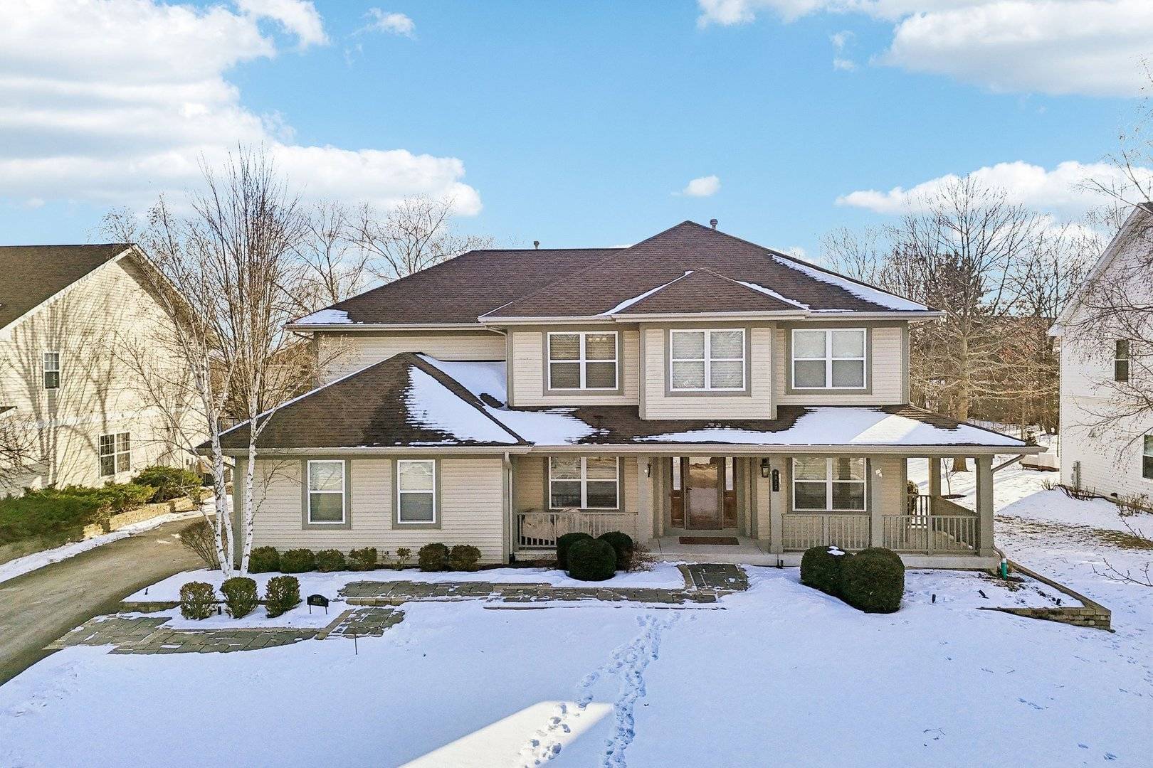 8017 Insignia CT, Long Grove, IL 60047