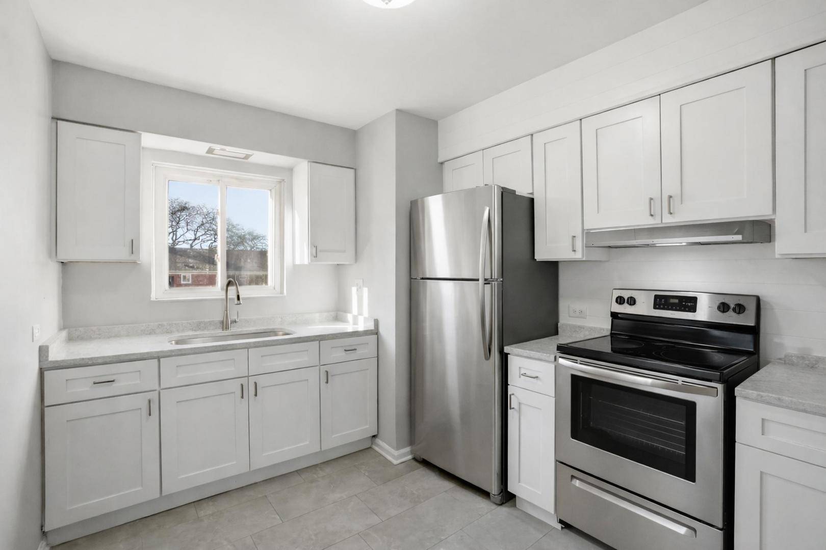 6550 N Ridge BLVD #2, Chicago, IL 60626