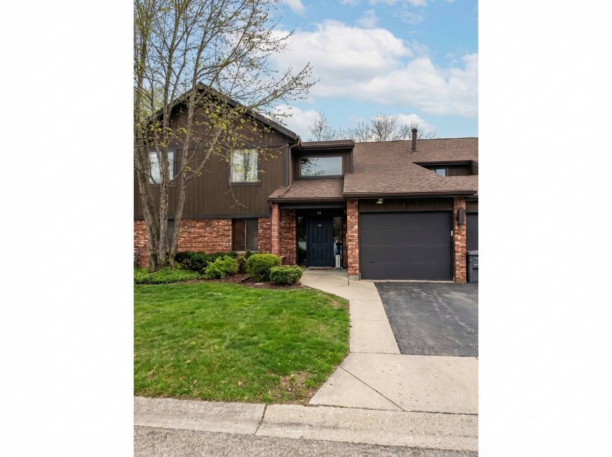15 Creekside CIR #B, Elgin, IL 60123