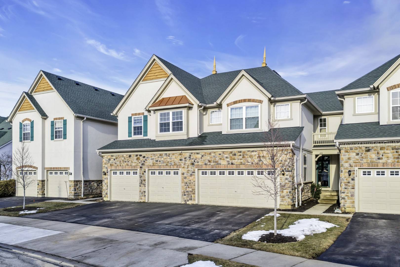 414 Bay Tree CIR, Vernon Hills, IL 60061
