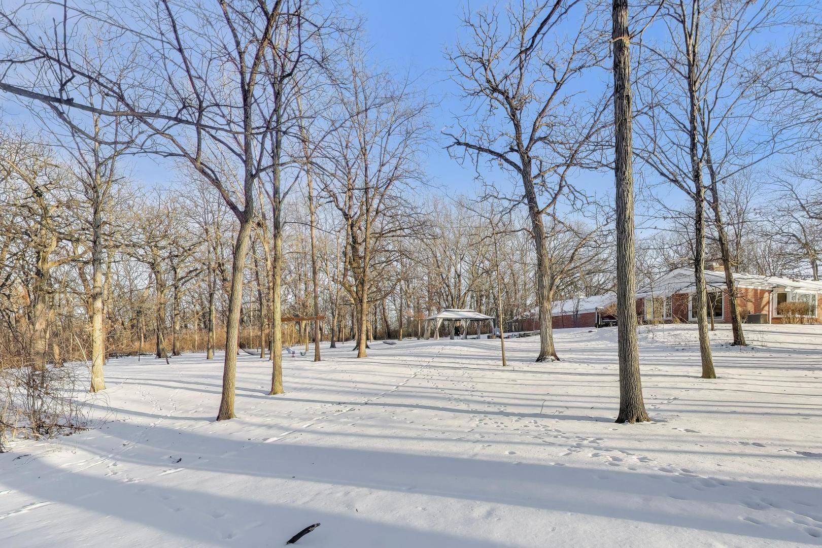 26225 N Hickory RD, Mundelein, IL 60060