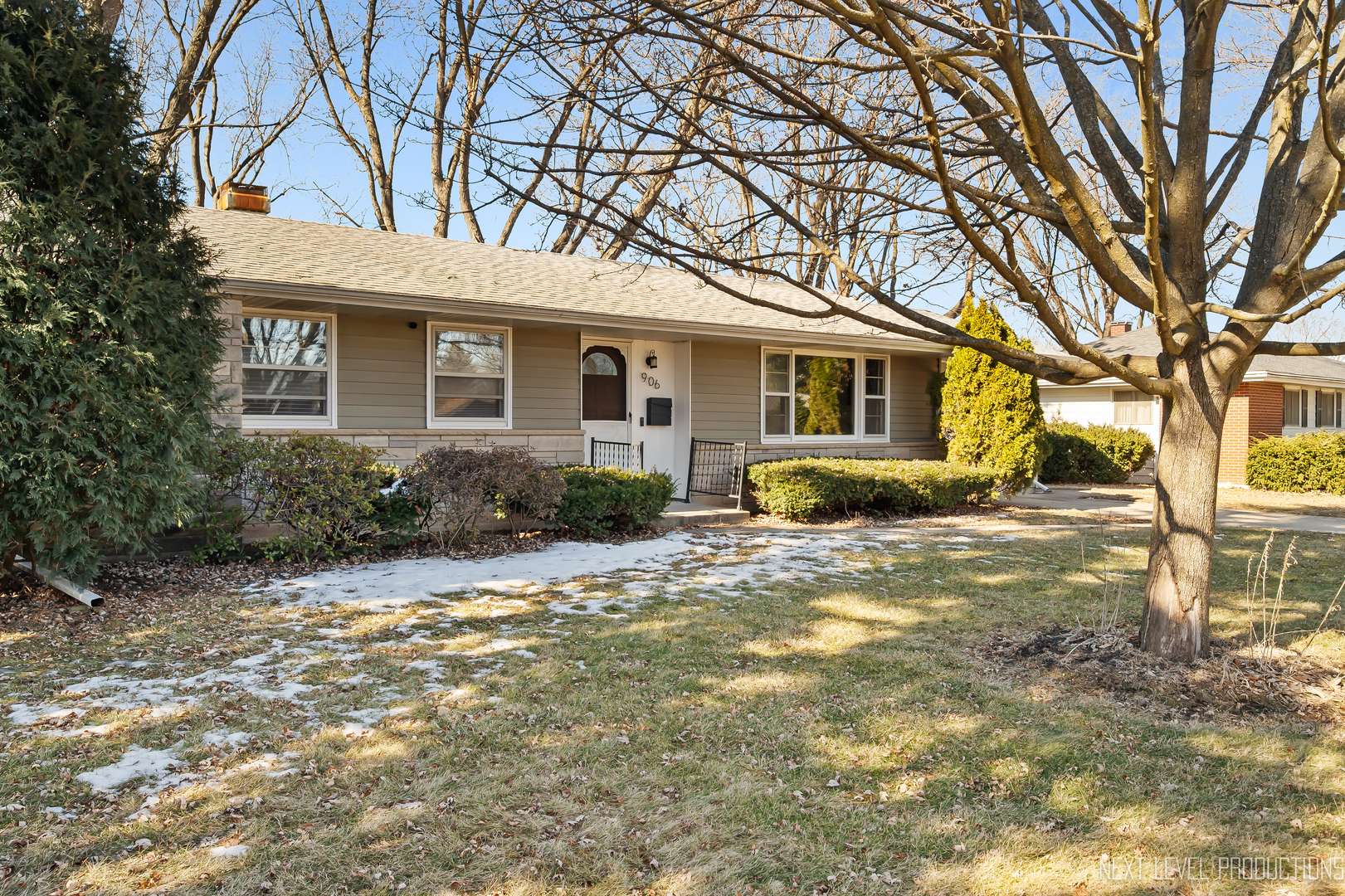 906 Carol AVE, Elgin, IL 60123