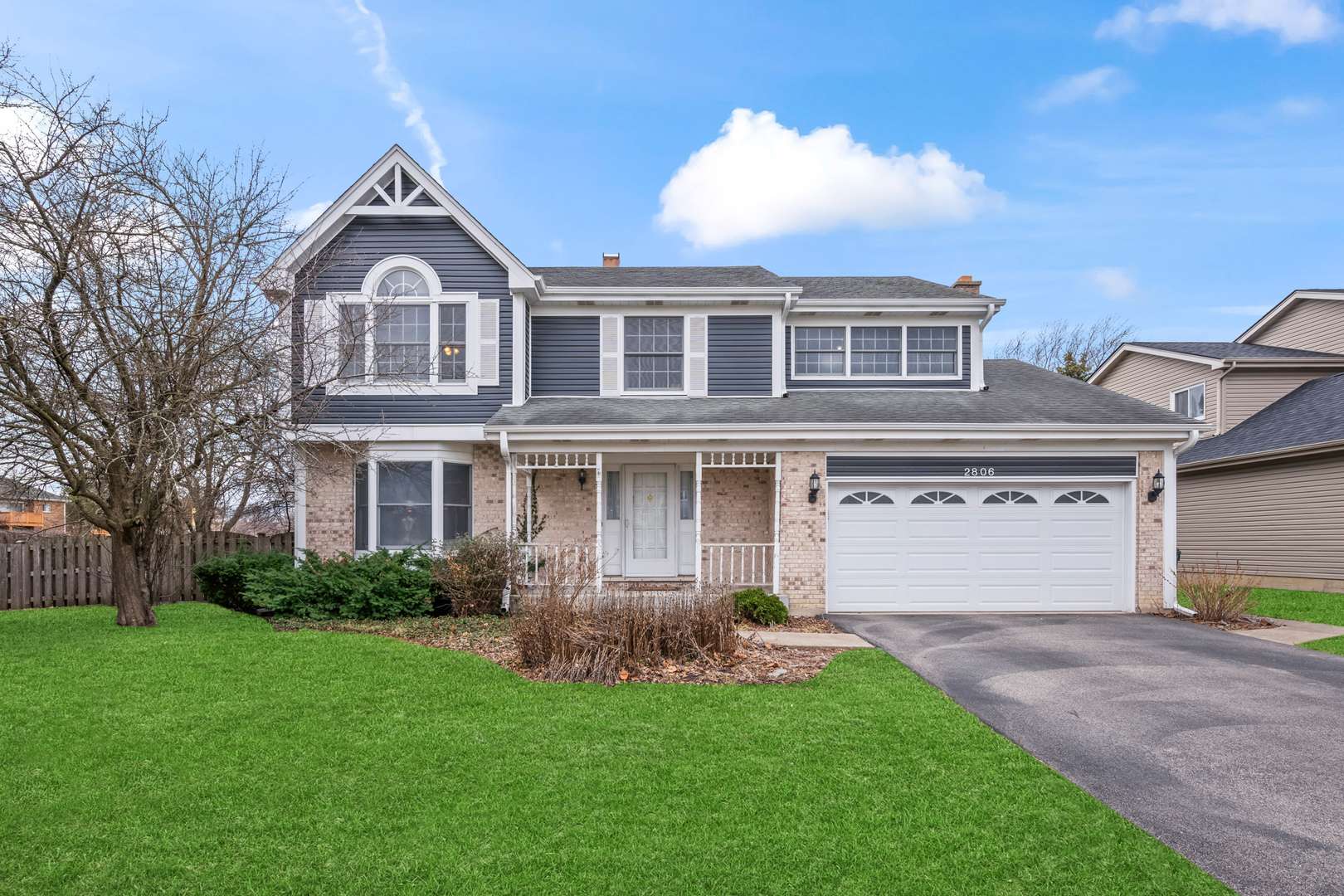 2806 N Stanford DR, Arlington Heights, IL 60004