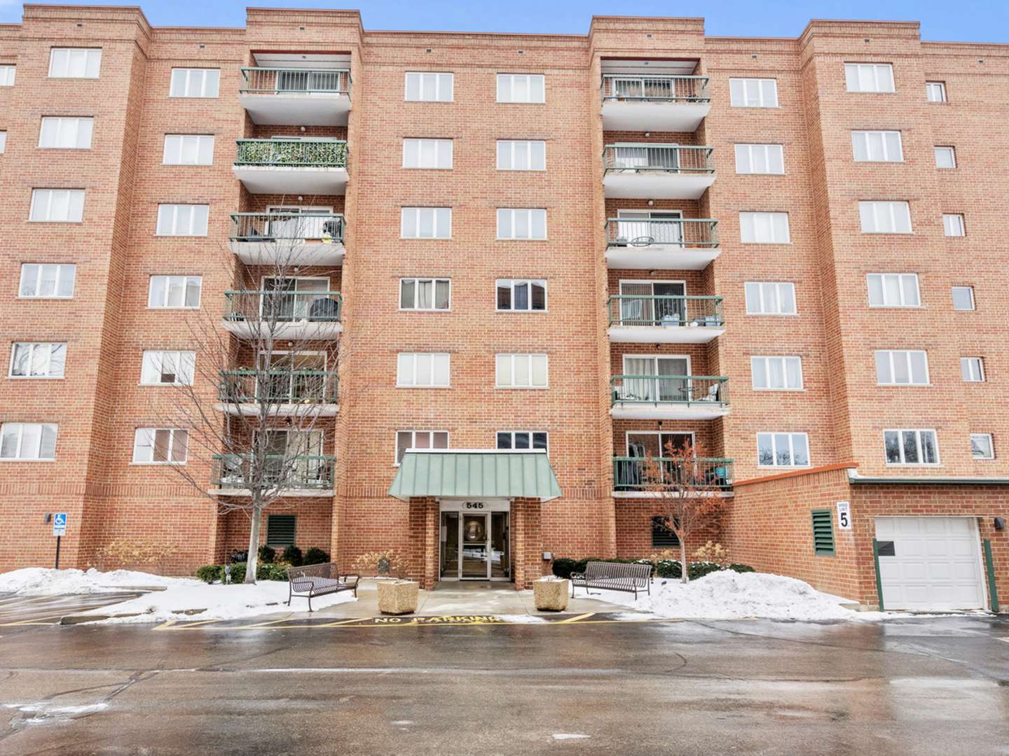 545 S River RD #307, Des Plaines, IL 60016