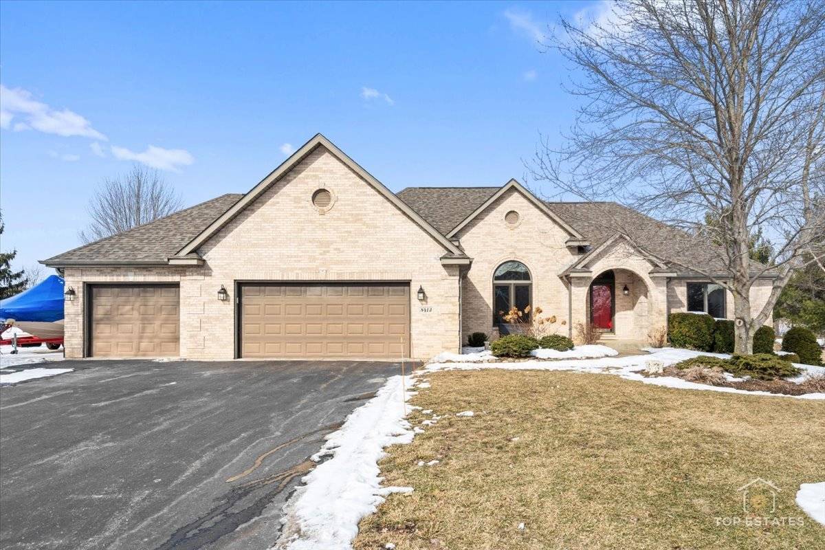 8413 St Moritz DR, Spring Grove, IL 60081