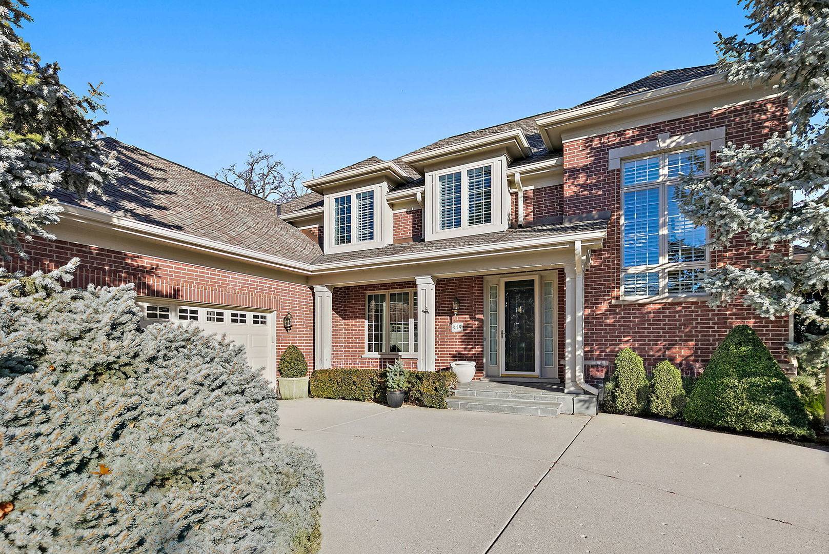 849 Country Club LN, Northbrook, IL 60062