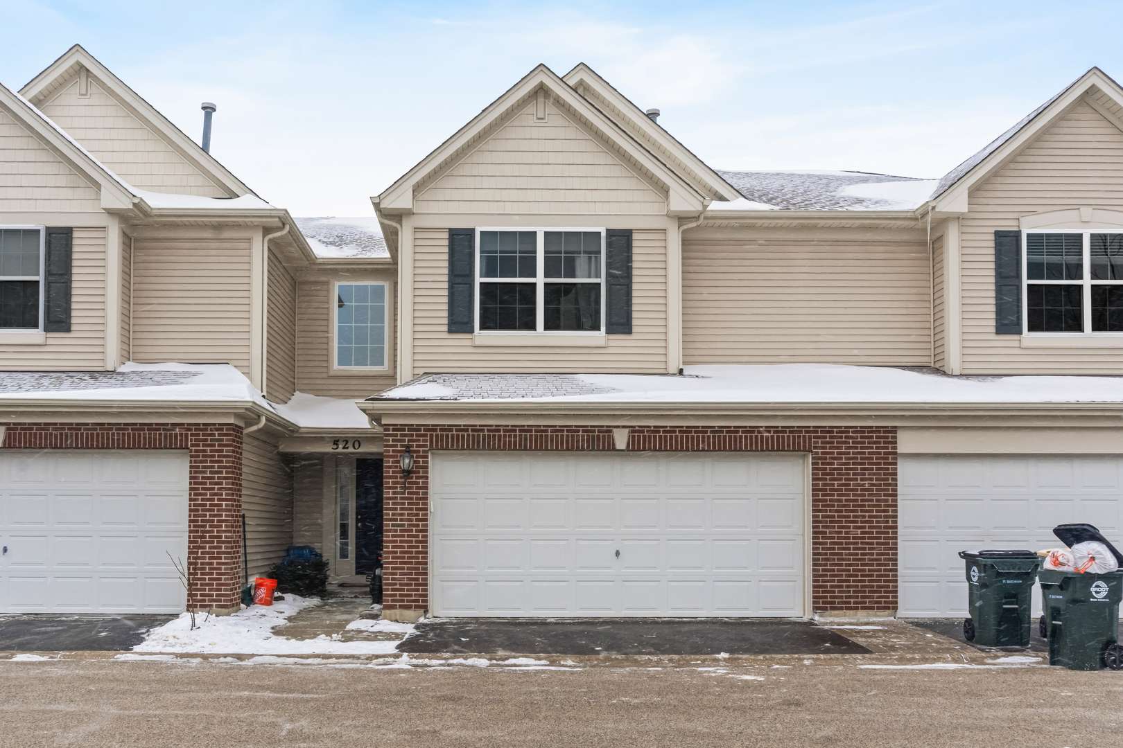 520 Silverton DR, Grayslake, IL 60030