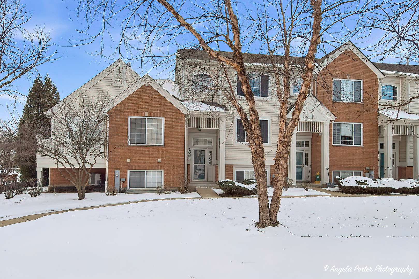 2003 Concord DR #2003, Mchenry, IL 60050