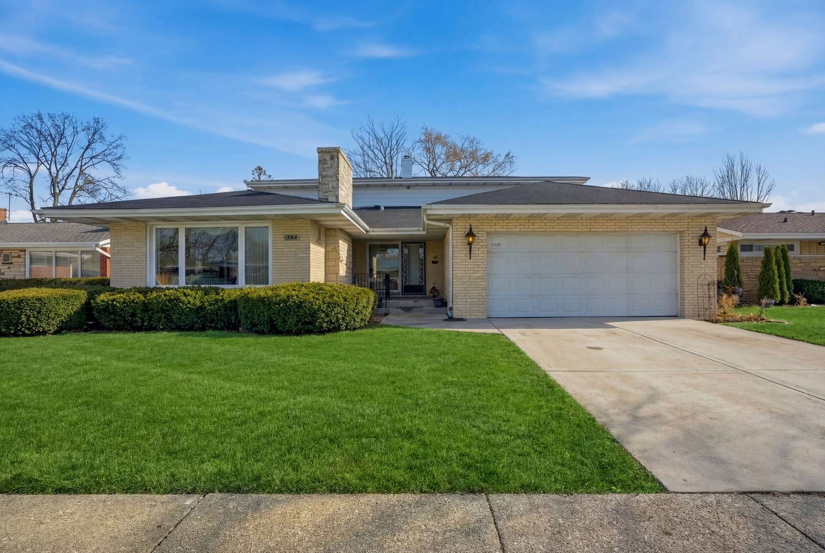 1425 Stonegate RD, La Grange Park, IL 60526