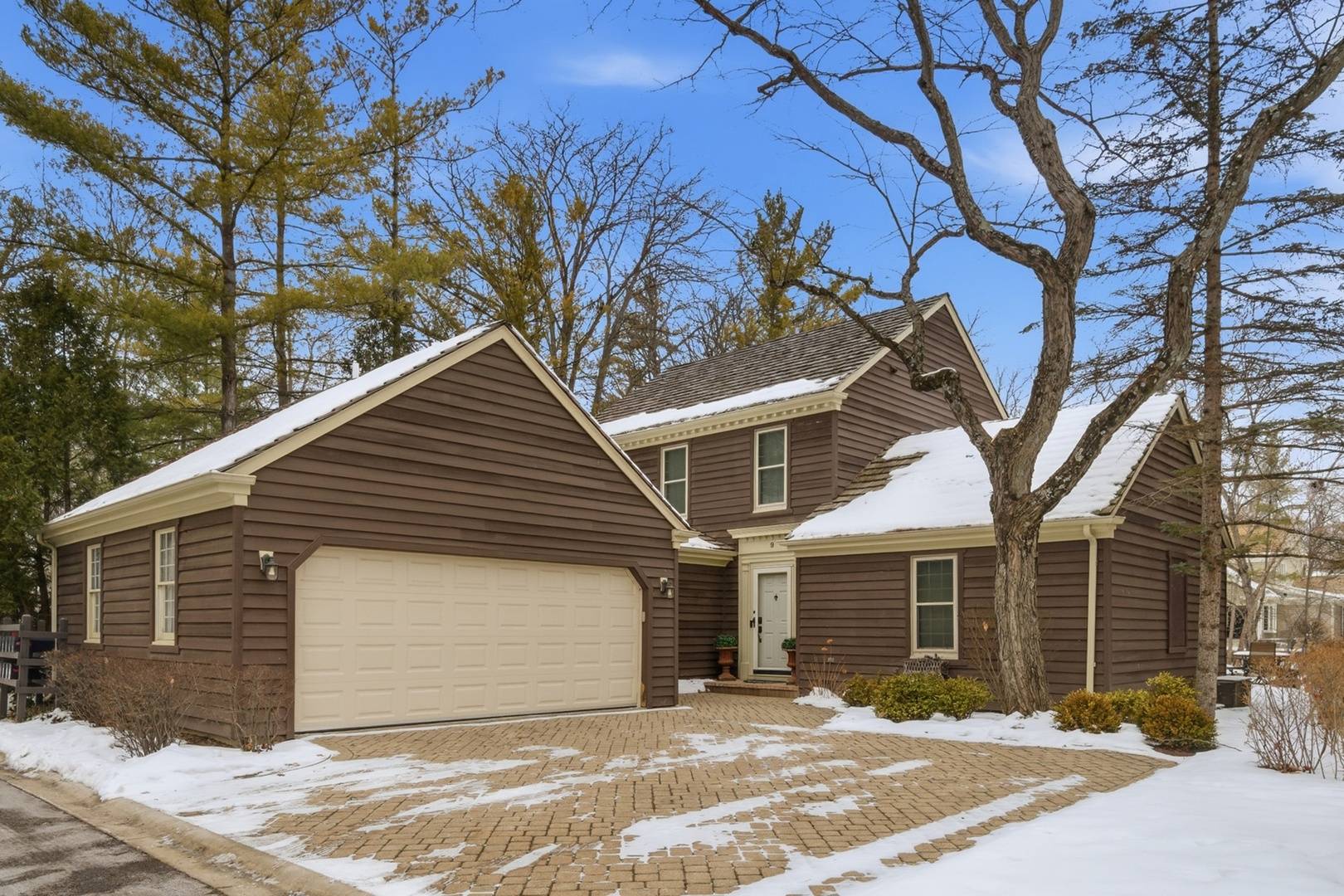 9 Court of Connecticut River VLY, Lincolnshire, IL 60069