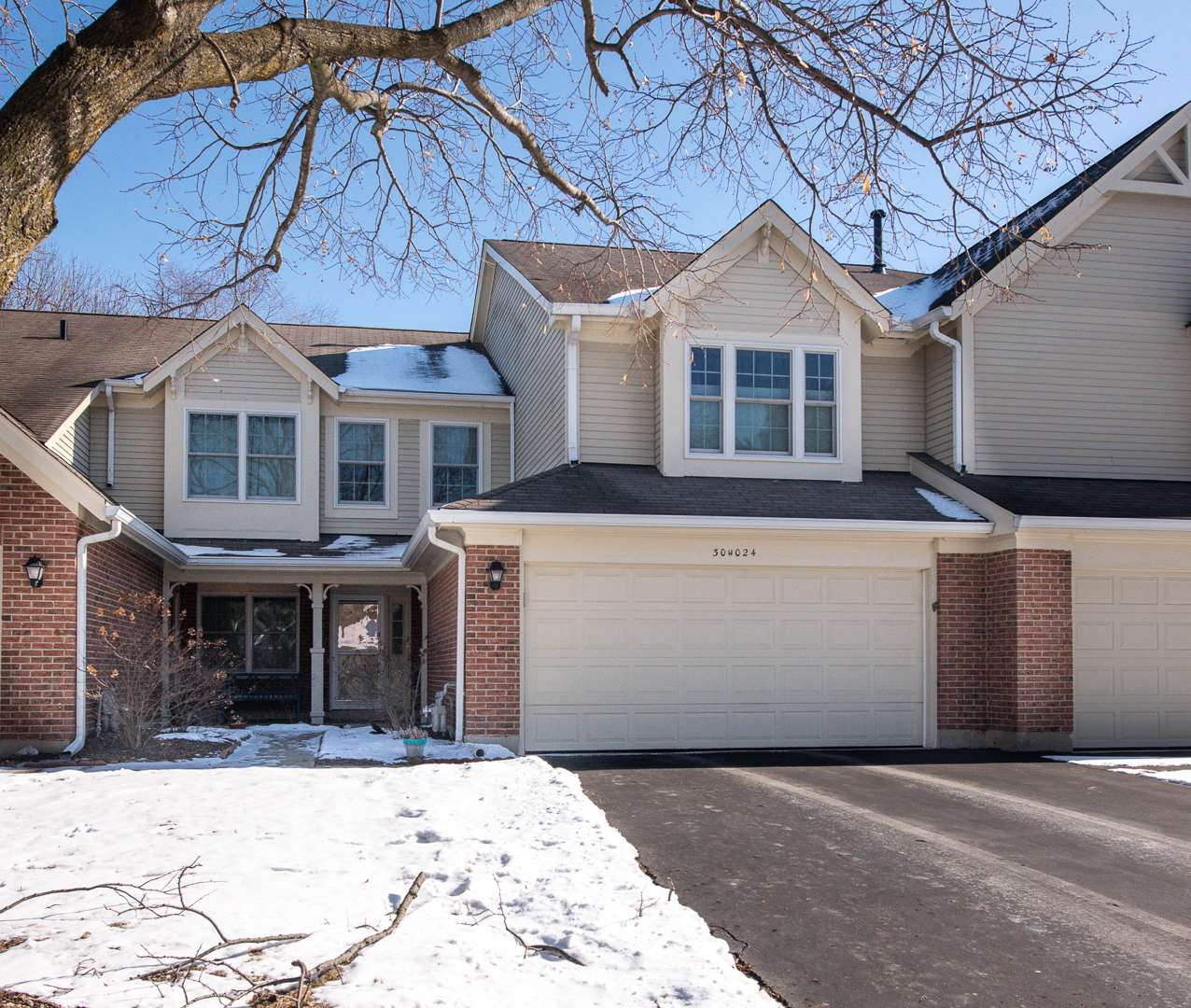 30W024 Redwood CT, Warrenville, IL 60555