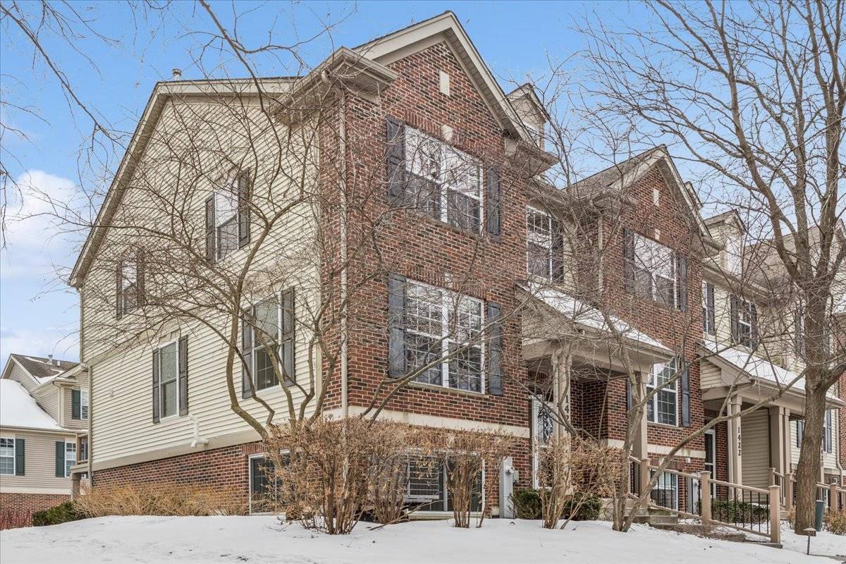 1424 S FAIRFIELD AVE #1424, Lombard, IL 60148