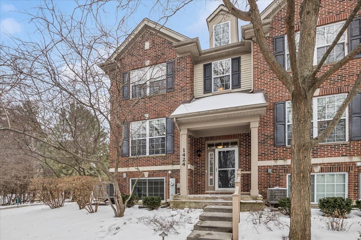 1424 S FAIRFIELD AVE #1424, Lombard, IL 60148