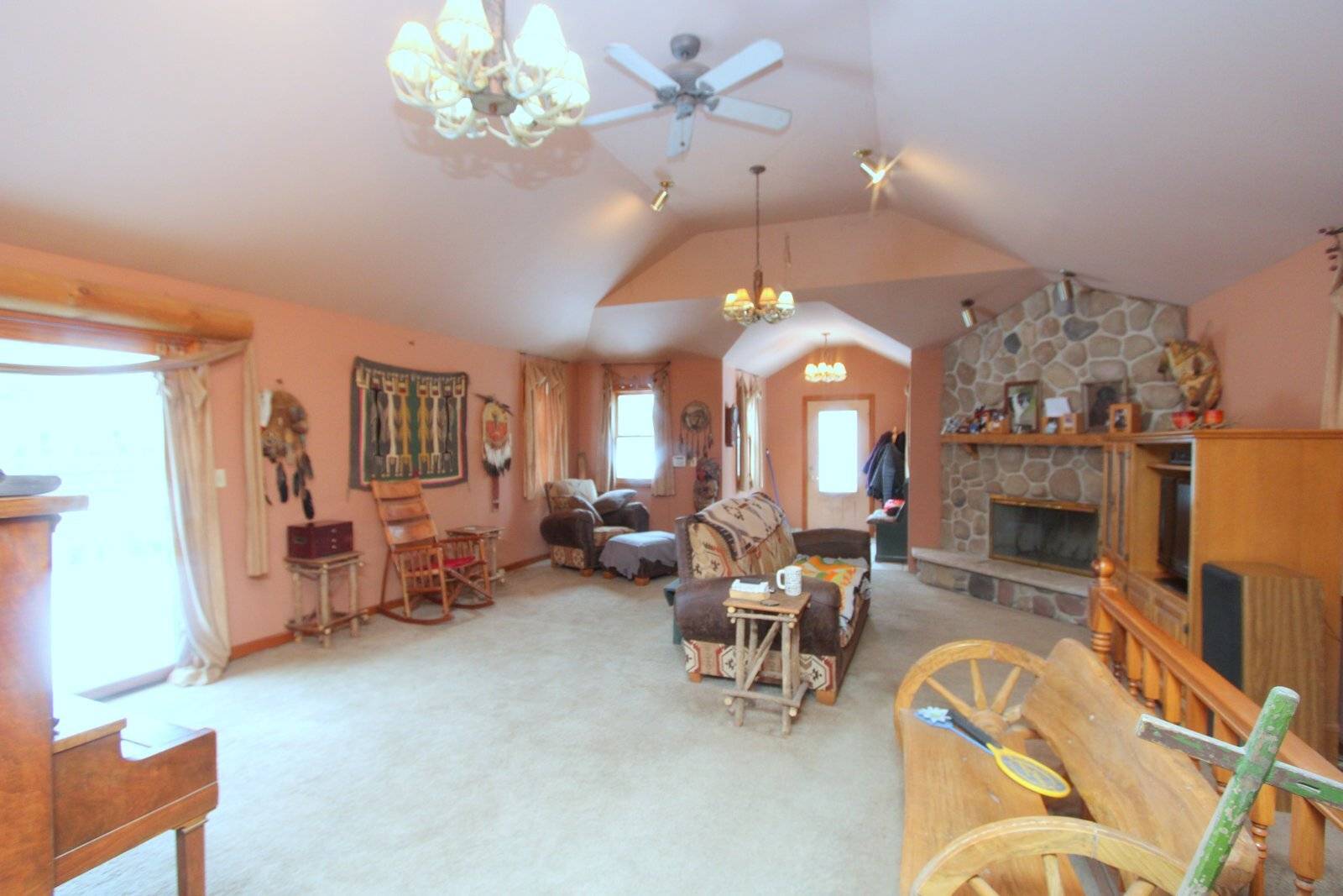 104 Columbine ST, Crystal Lake, IL 60014