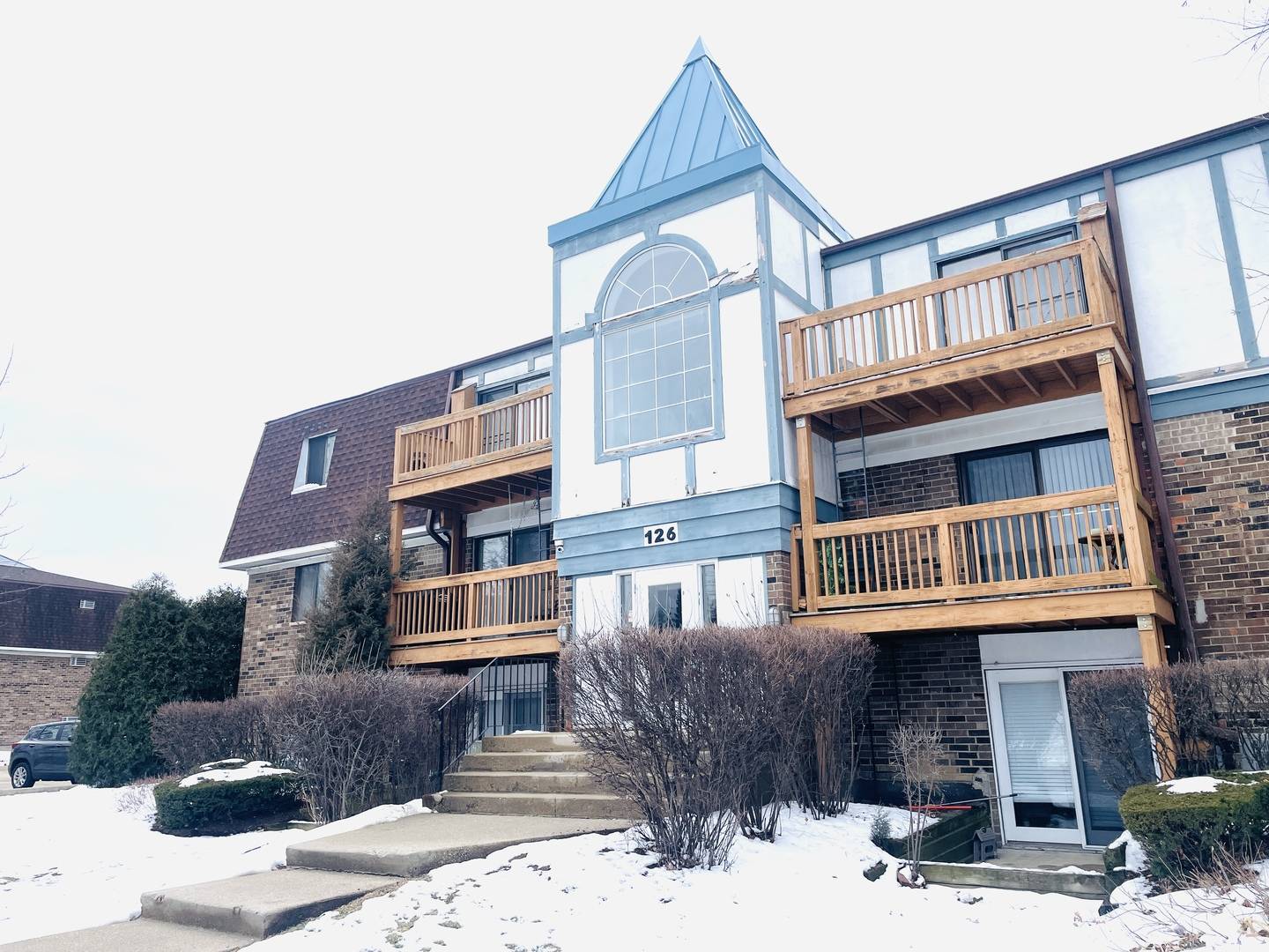 126 S La Londe AVE #2B, Addison, IL 60101