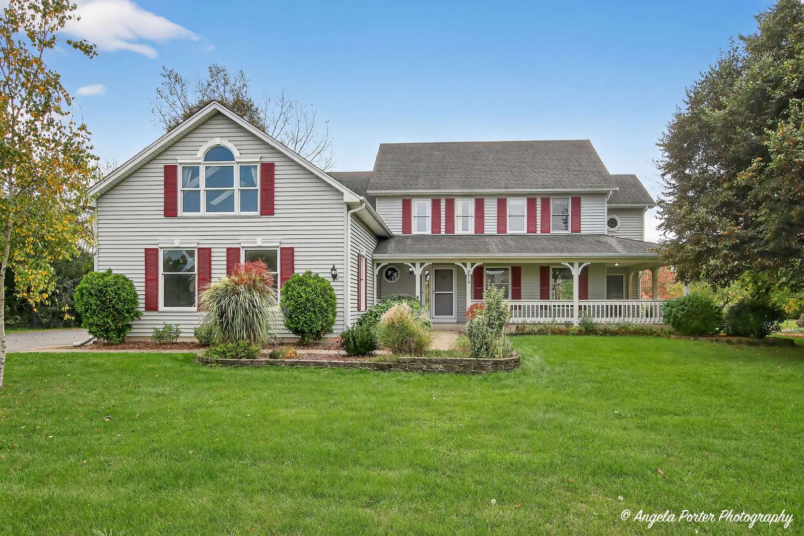 2215 Crystal CIR, Crystal Lake, IL 60012